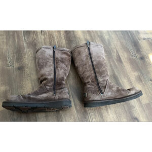 Ugg brown suede boots size 8